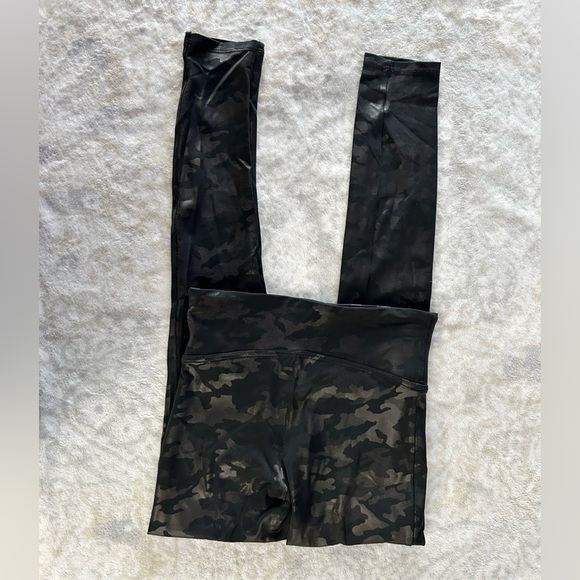 Spanx Faux Leather Camo Leggings - Picture 3 of 5
